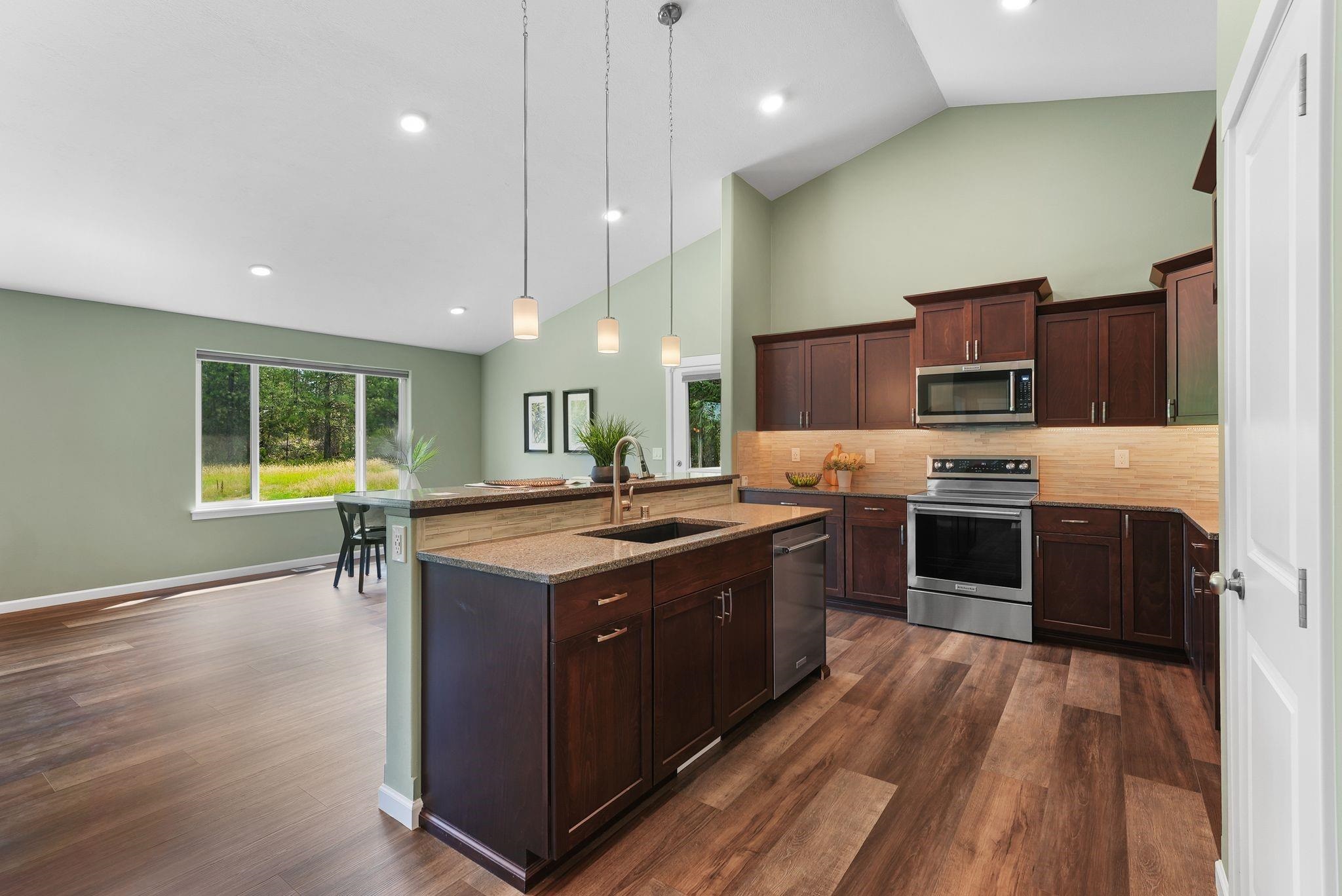 17712 West Burnett Road Nine Mile Falls, WA 99026 - Photo 9 of 46