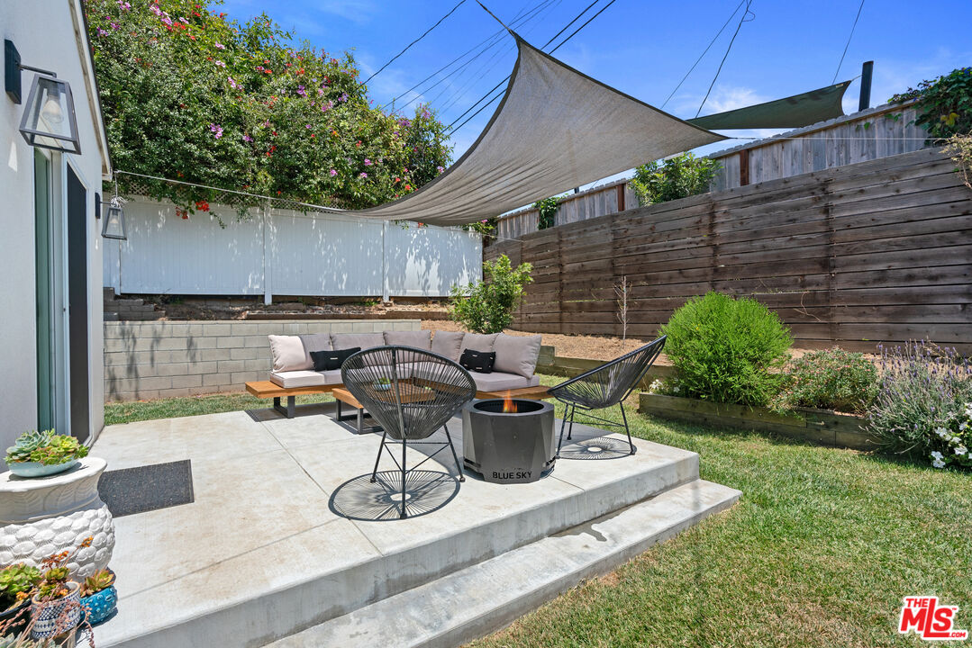 8000 Ramsgate Avenue Los Angeles, CA 90045 - Photo 14 of 23 a view of a backyard with sitting area
