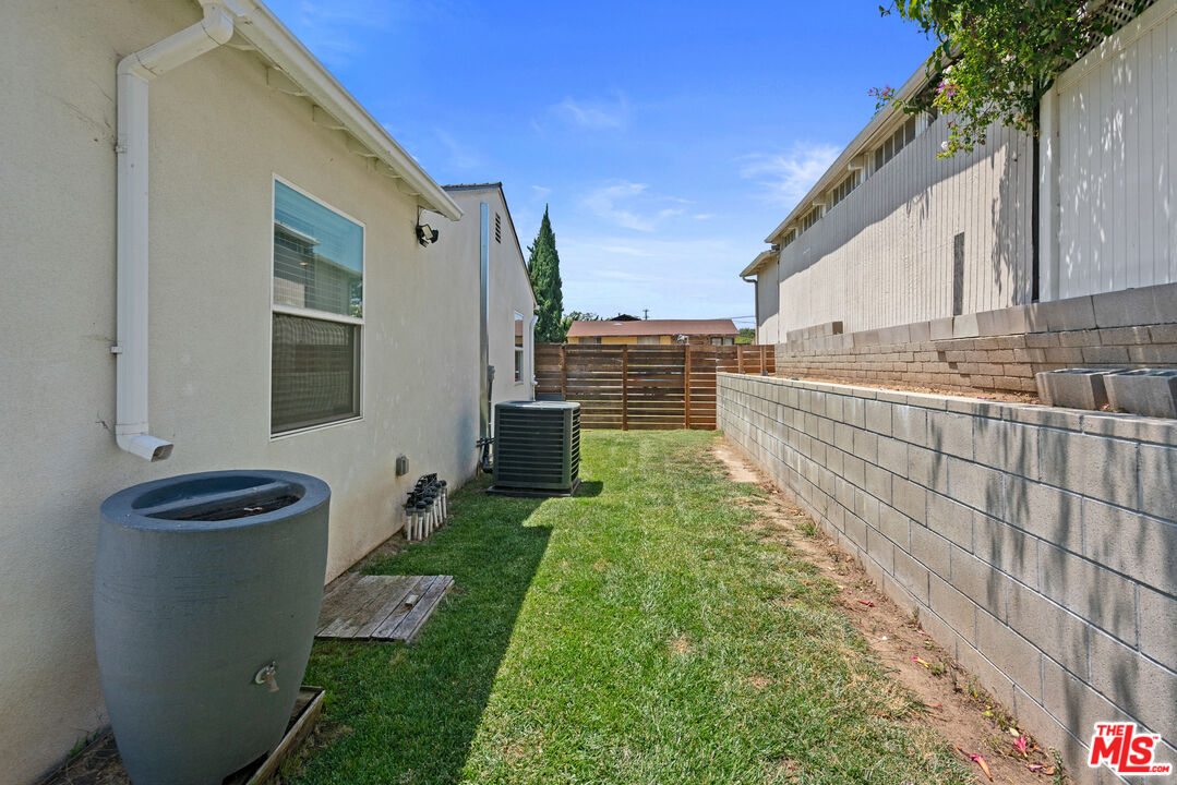 8000 Ramsgate Avenue Los Angeles, CA 90045 - Photo 22 of 23 a view of a backyard with sitting area