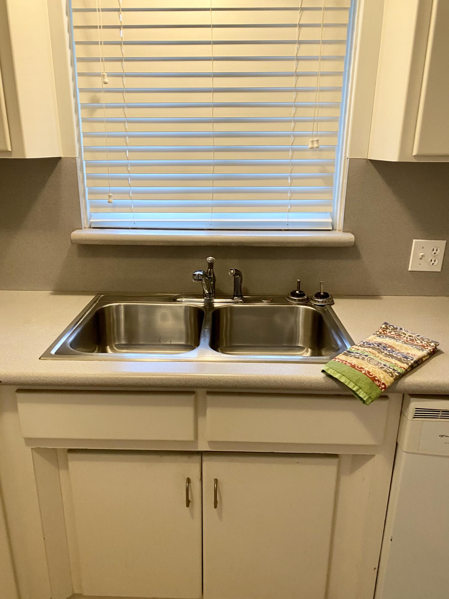 405 Channing Way Exeter, CA 93221 - Photo 19 of 49 88F970D2-44DC-4C72-958C-A364DFD29F40