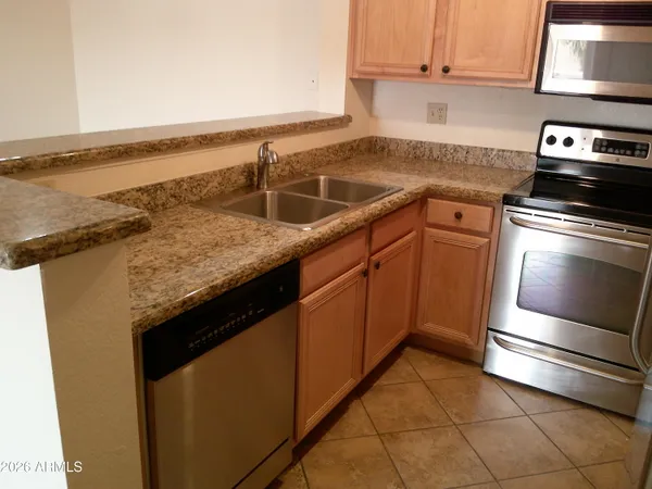 $239,900 | 5757 West Eugie Avenue, Unit 2113, Glendale, AZ 85304
