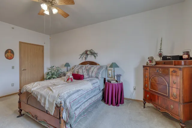 $189,000 | 140 West Commerce Boulevard, Unit 306, Slinger, WI 53086