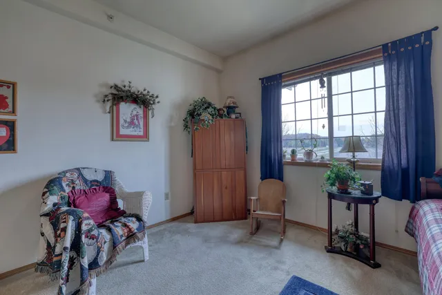 $189,000 | 140 West Commerce Boulevard, Unit 306, Slinger, WI 53086