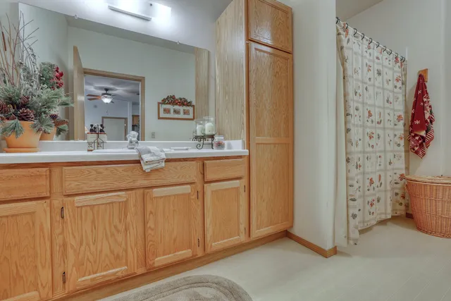 $189,000 | 140 West Commerce Boulevard, Unit 306, Slinger, WI 53086