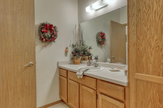 $189,000 | 140 West Commerce Boulevard, Unit 306, Slinger, WI 53086