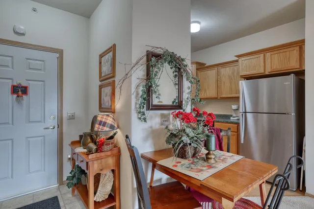 $189,000 | 140 West Commerce Boulevard, Unit 306, Slinger, WI 53086
