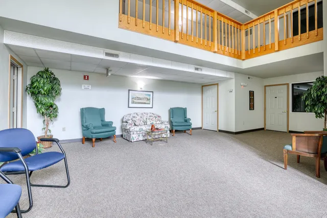 $189,000 | 140 West Commerce Boulevard, Unit 306, Slinger, WI 53086