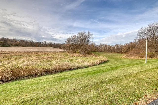 $189,000 | 140 West Commerce Boulevard, Unit 306, Slinger, WI 53086