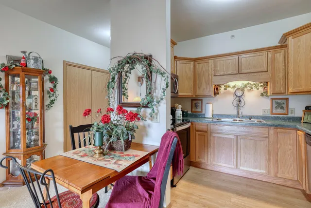 $189,000 | 140 West Commerce Boulevard, Unit 306, Slinger, WI 53086