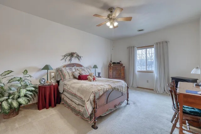 $189,000 | 140 West Commerce Boulevard, Unit 306, Slinger, WI 53086