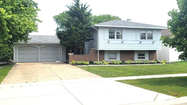 $510,000 | 1360 Devonshire Lane, Hoffman Estates, IL 60169