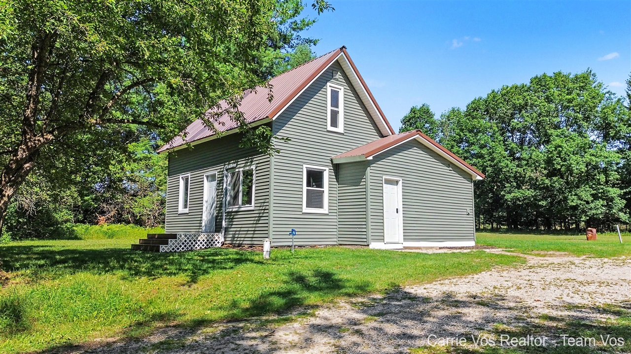 3251 East 46 Road Cadillac, MI 49601 - Photo 5 of 40 Gallery Image 5