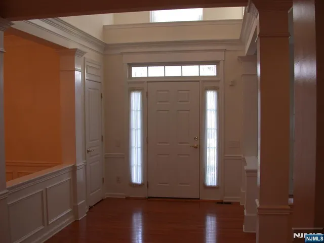 $1,129,000 | 114 White Pine Court, Unit 114, Paramus, NJ 07652