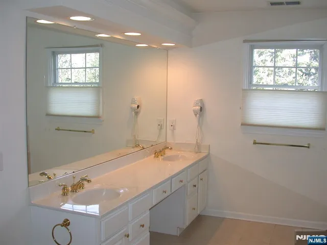 $1,129,000 | 114 White Pine Court, Unit 114, Paramus, NJ 07652