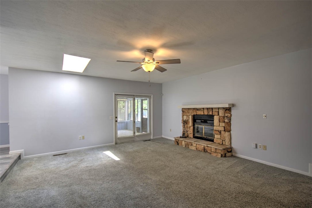 1919 Carl Court Decatur, IL 62526 - Photo 9 of 28