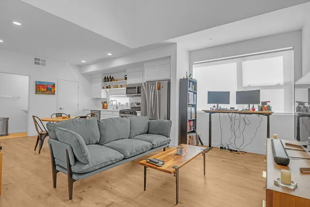 $365,000 | 2431 Cleat Lane, Unit 301, Sacramento, CA 95818