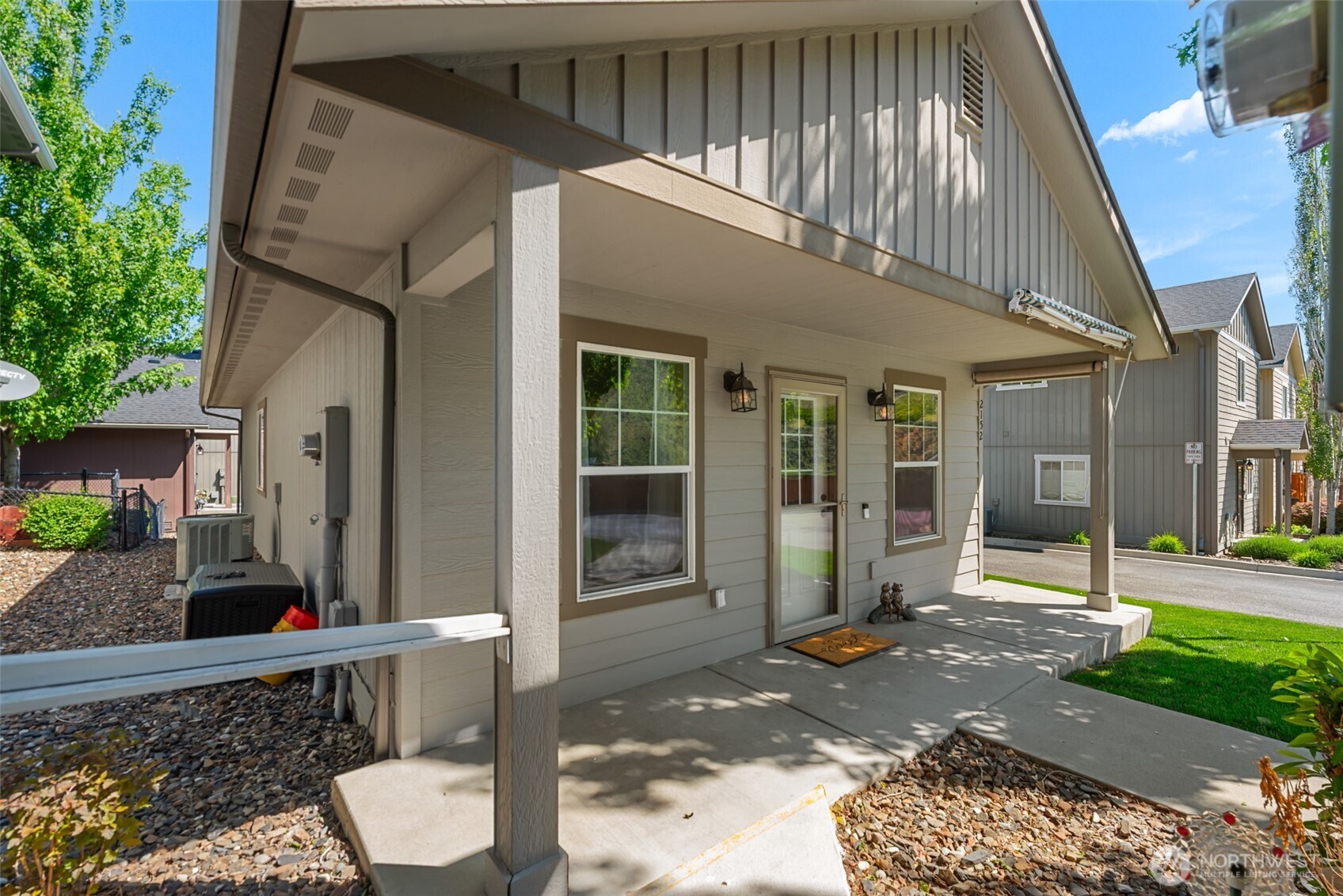 2152 Roper Lane Wenatchee, WA 98801 - Photo 4 of 26