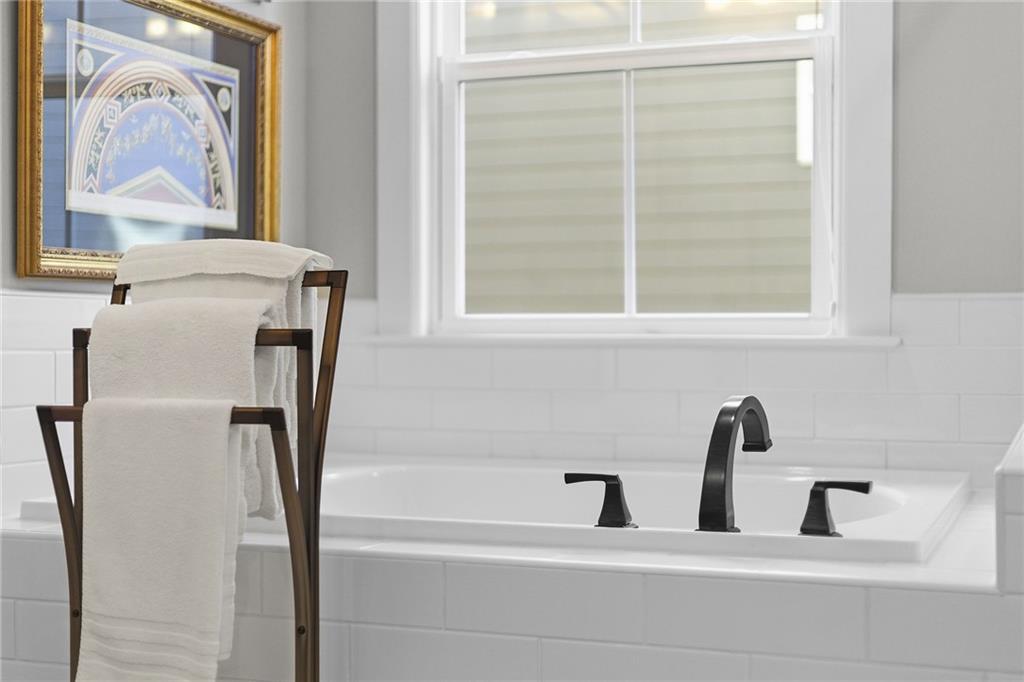 2015 Cherry Road Gibsonia, PA 15044 - Photo 22 of 50 a bathroom with a tub and a window