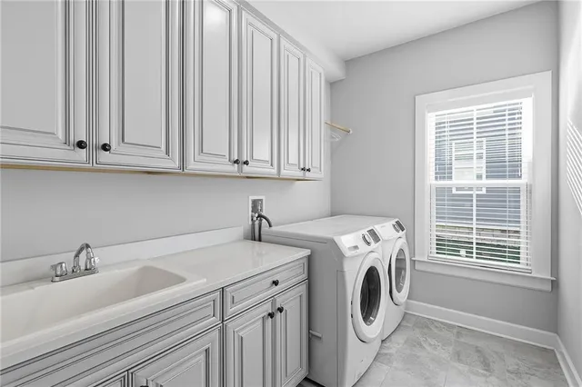 $898,000 | 2015 Cherry Road, Gibsonia, PA 15044