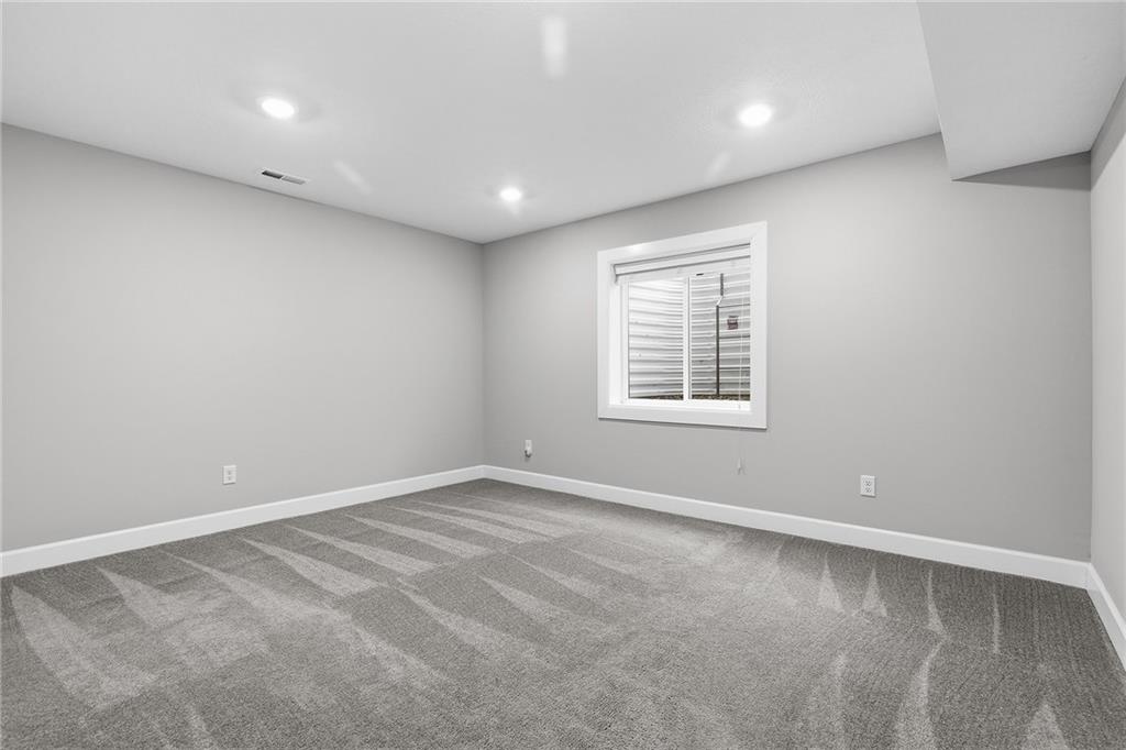 2015 Cherry Road Gibsonia, PA 15044 - Photo 41 of 50 an empty room with a window