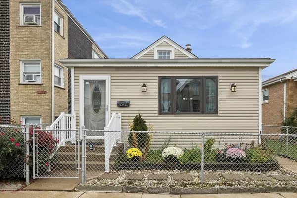 $299,500 | 7211 West 58th Place, Summit, IL 60501
