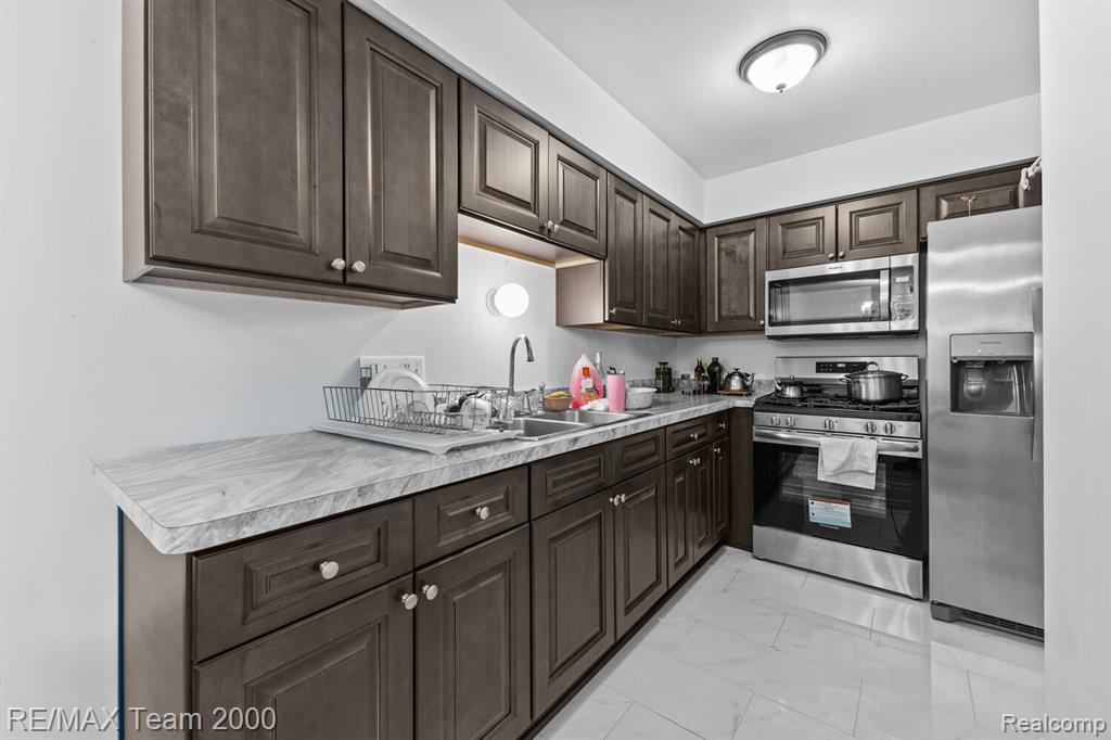12049 Ina Drive Sterling Heights, MI 48312 - Photo 6 of 20