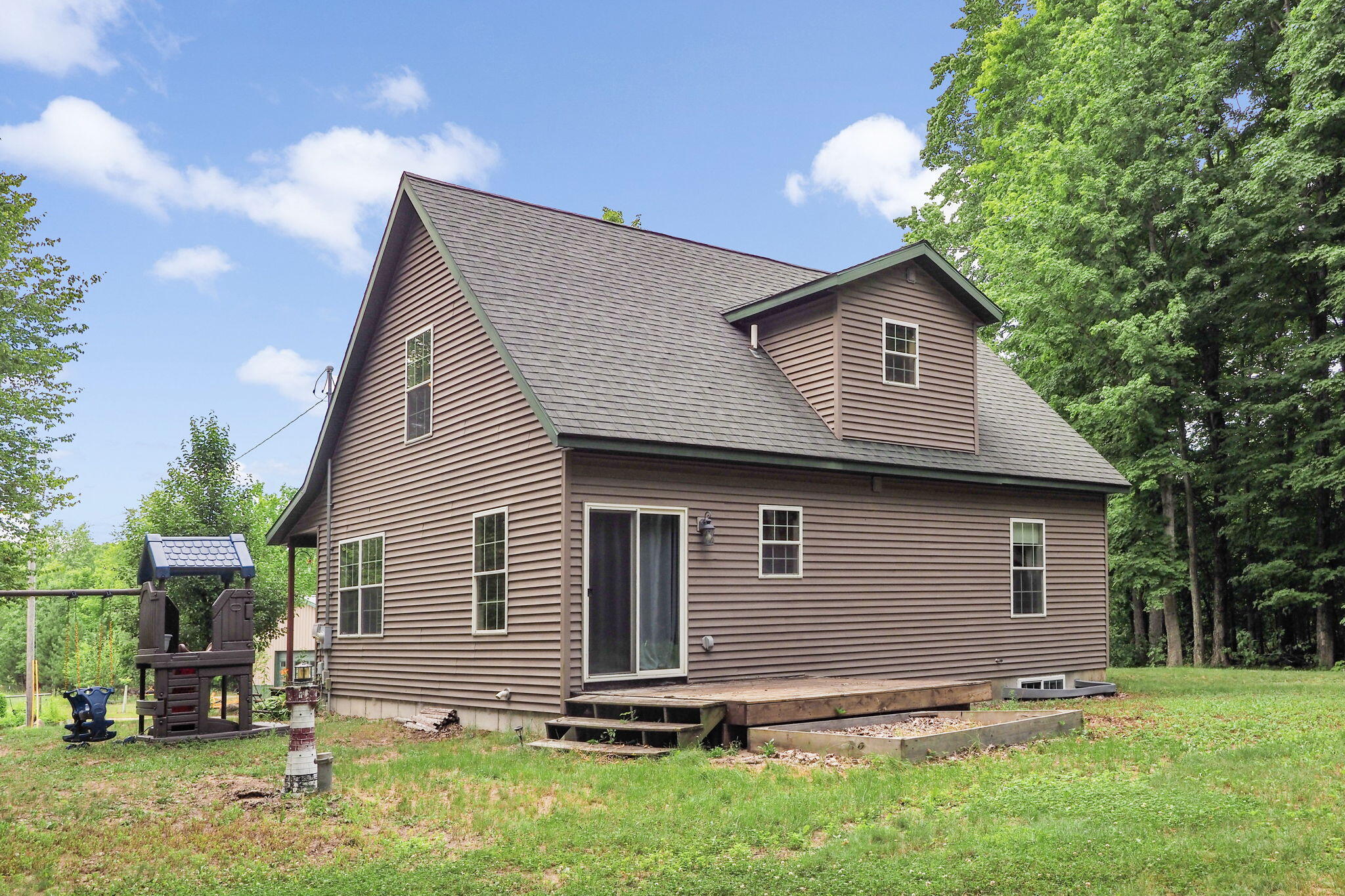 11711 Cinder Road Beulah, MI 49617 - Photo 8 of 53 7-web-or-mls-P7150266