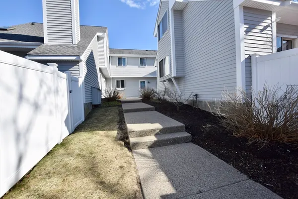 $359,900 | 201 Lake Street, Unit 30, Weymouth, MA 02189