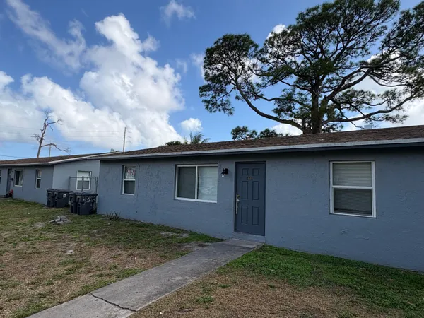 $2,550 | 4593 Coconut Road, Lake Worth, FL 33461