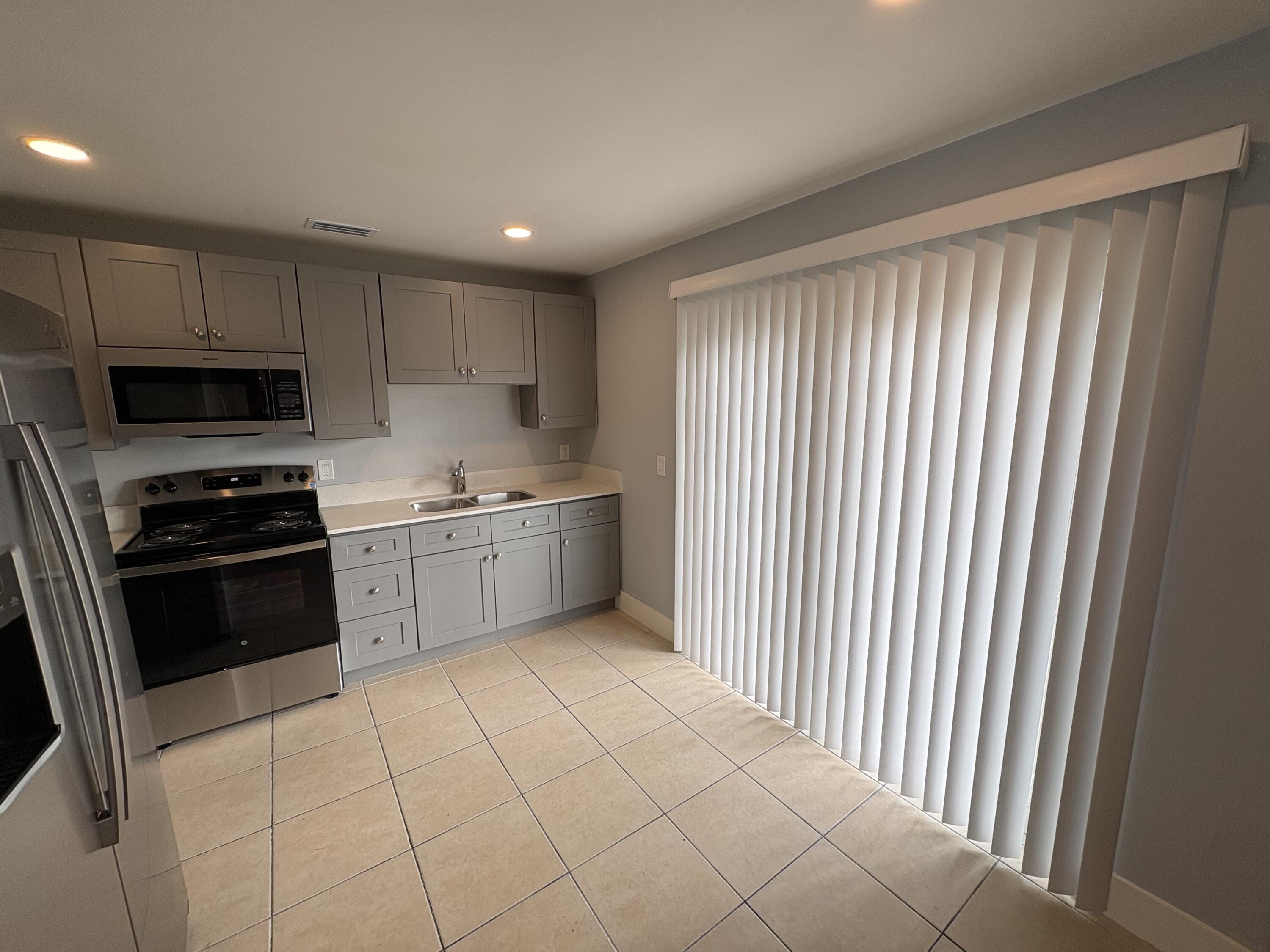 4593 Coconut Road Lake Worth, FL 33461 - Photo 2 of 12 IMG_9276