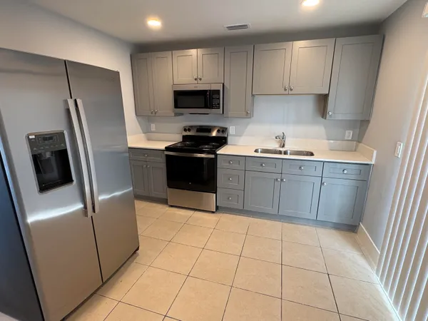 $2,550 | 4593 Coconut Road, Lake Worth, FL 33461