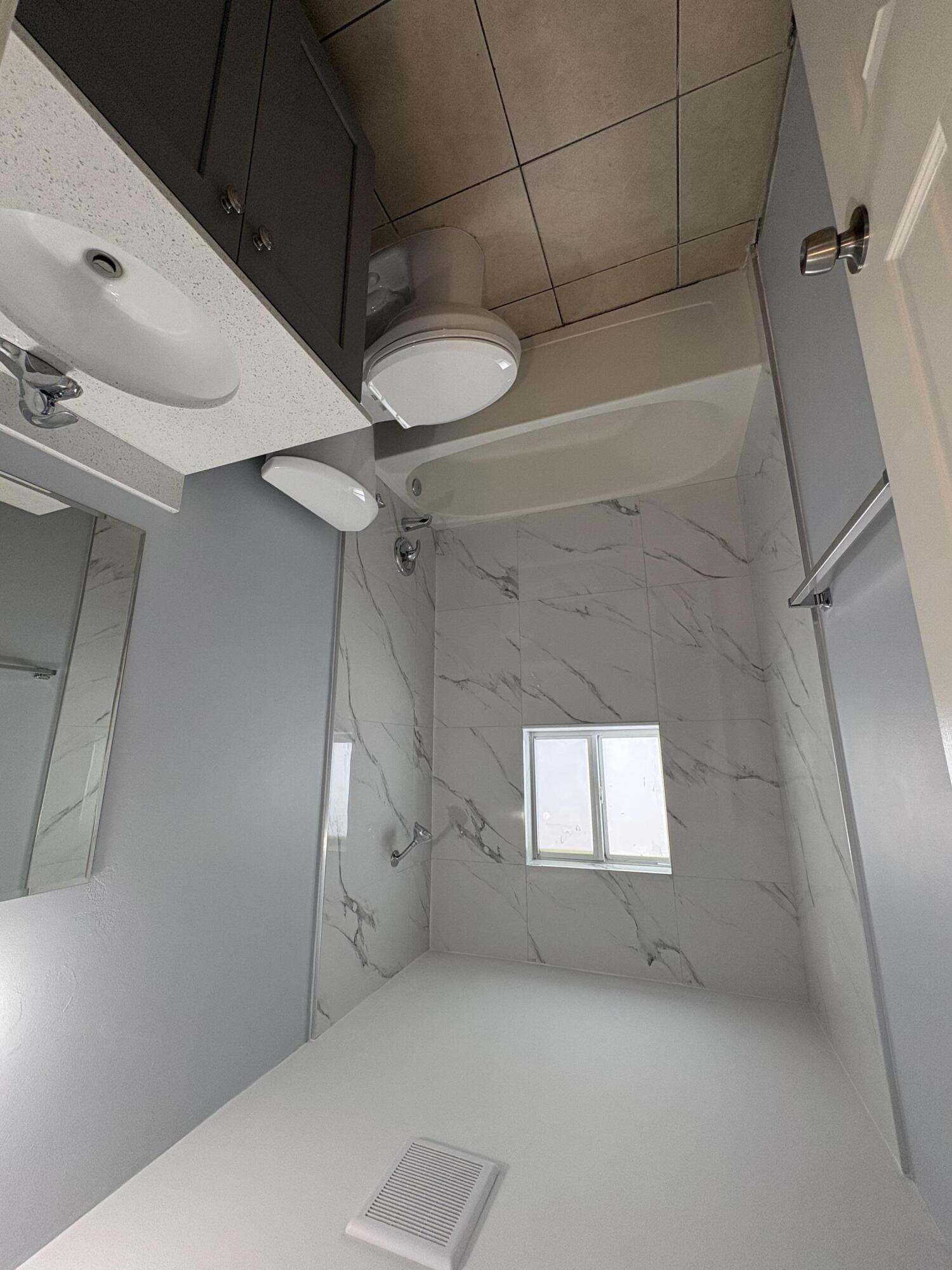 4593 Coconut Road Lake Worth, FL 33461 - Photo 4 of 12 IMG_9281