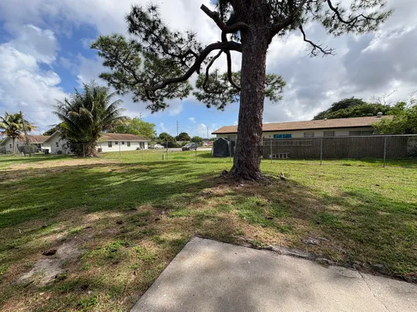 $2,550 | 4593 Coconut Road, Lake Worth, FL 33461