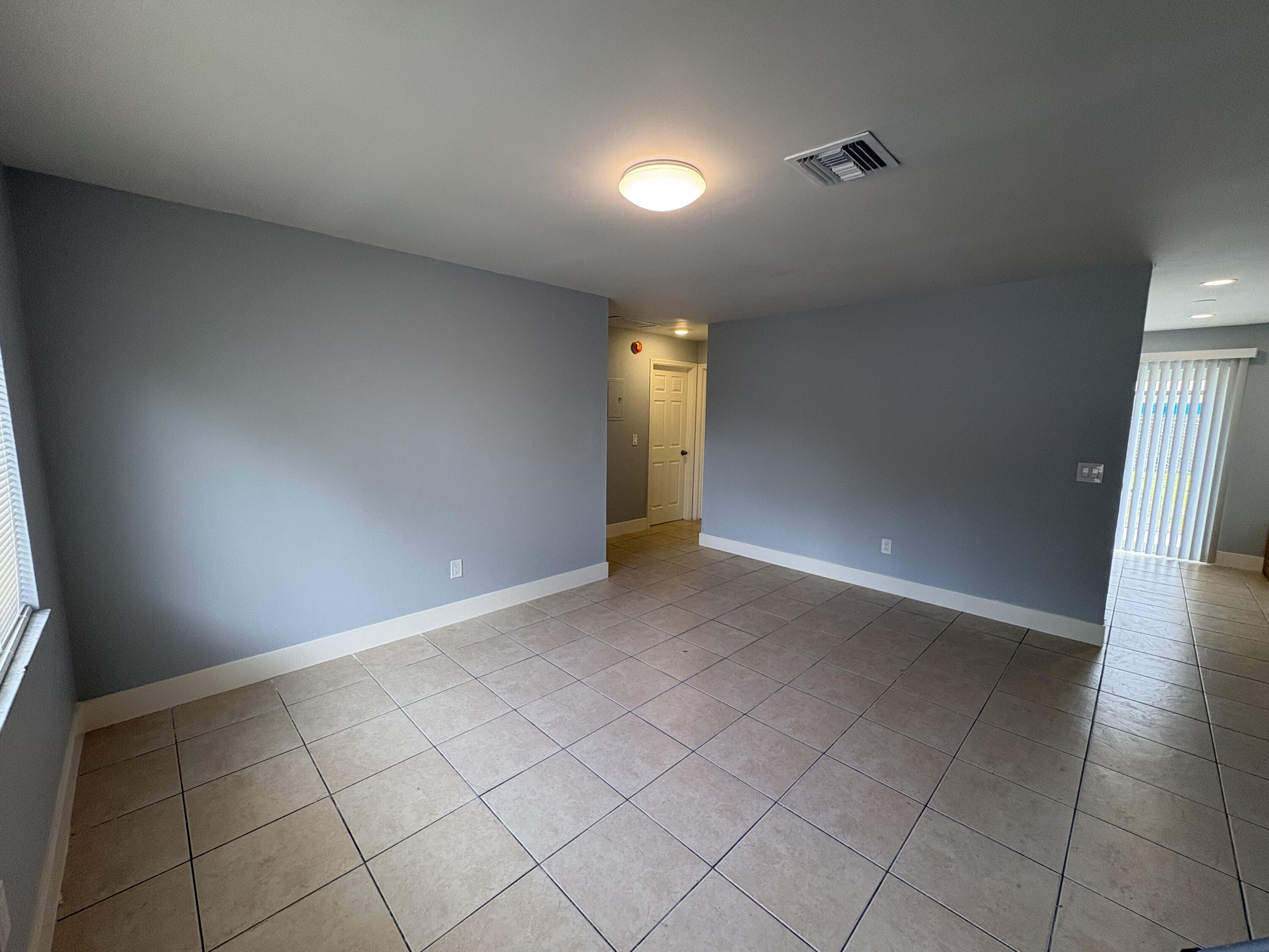 4593 Coconut Road Lake Worth, FL 33461 - Photo 10 of 12 IMG_9286