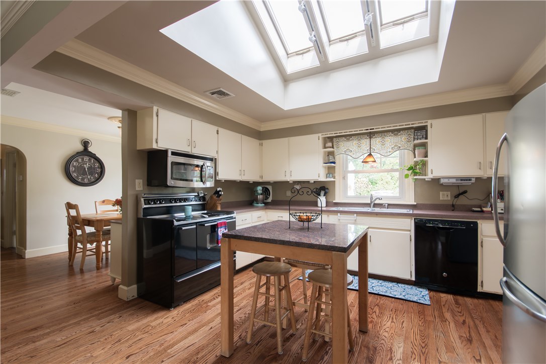 77 Pine Tree Road Portsmouth, RI 02871 - Photo 12 of 40 Gallery Image 12
