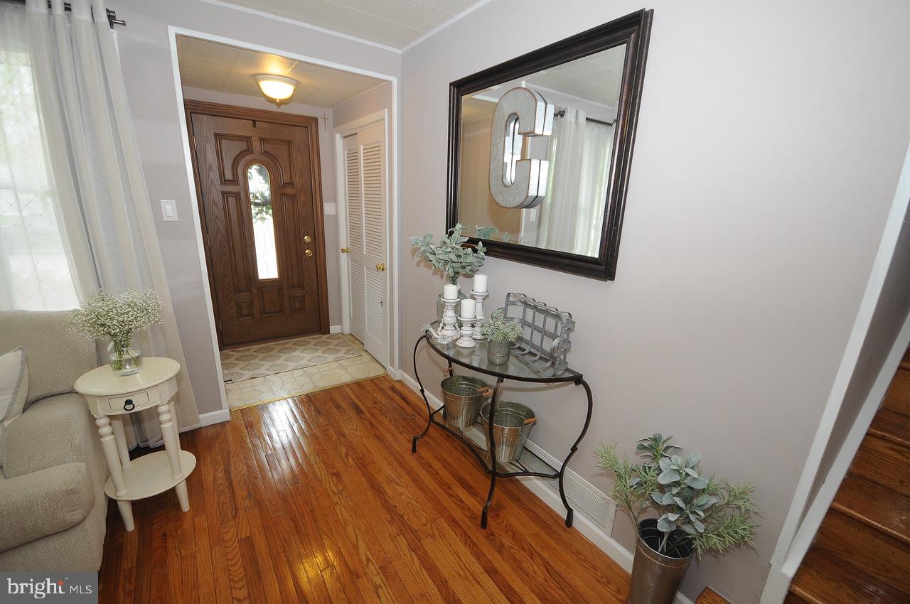 451 Baylor Road Wenonah, NJ 08090 - Photo 4 of 22 Welcoming entry foyer