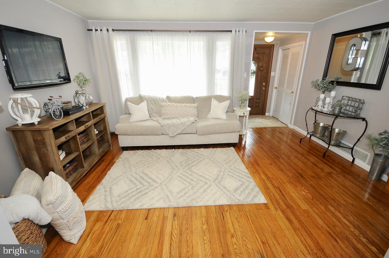 451 Baylor Road Wenonah, NJ 08090 - Photo 6 of 22 Bright and spacious living room