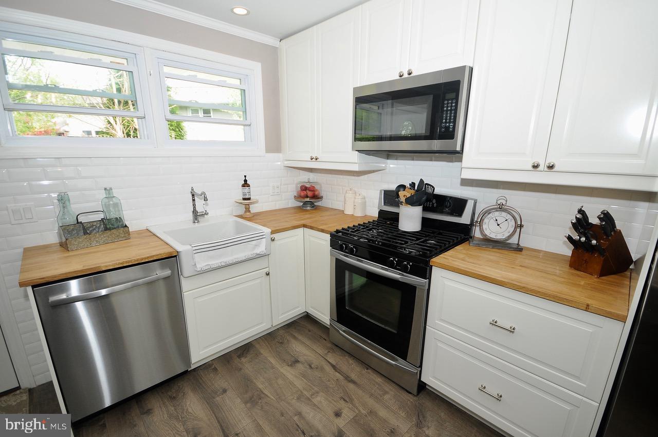 451 Baylor Road Wenonah, NJ 08090 - Photo 9 of 22 Stainless steel appliances
