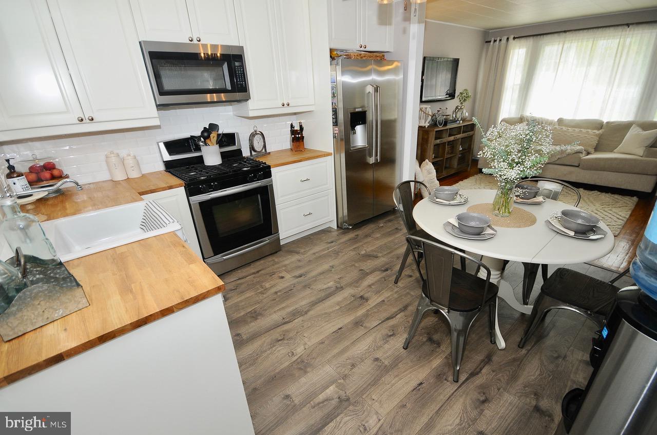 451 Baylor Road Wenonah, NJ 08090 - Photo 10 of 22 Bright and beautiful