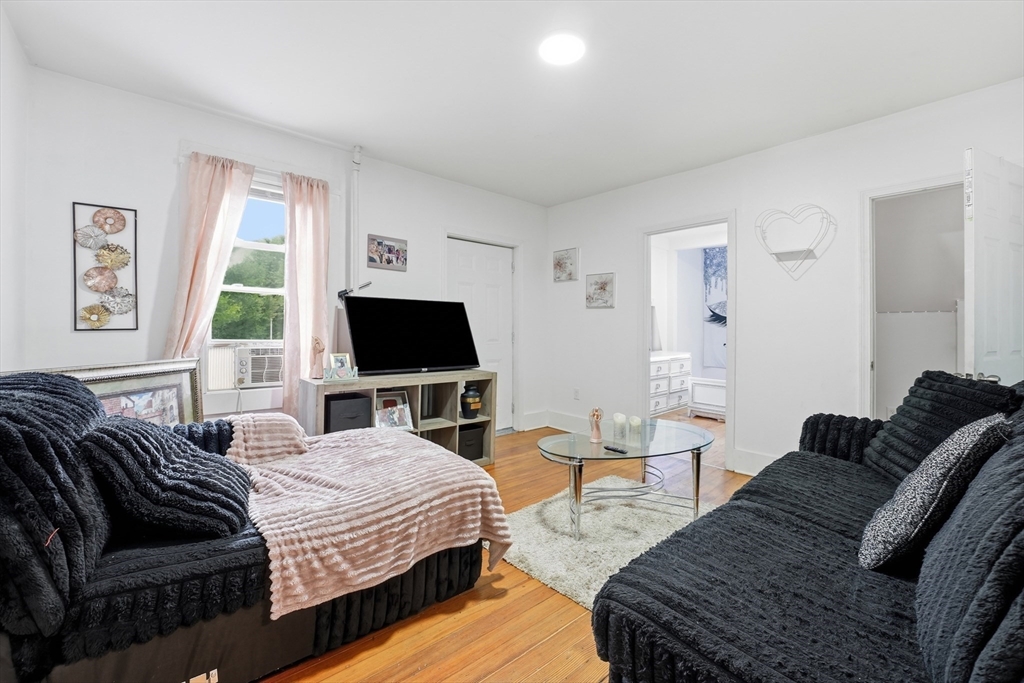 161 New Bridge Street West Springfield, MA 01089 - Photo 4 of 38