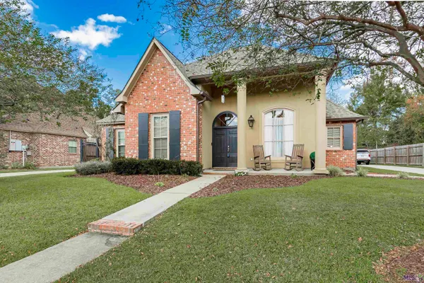 $414,900 | 37220 Mindy Way Drive, Prairieville, LA 70769