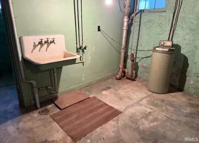 317 South Main Street, Monticello, IN 47960