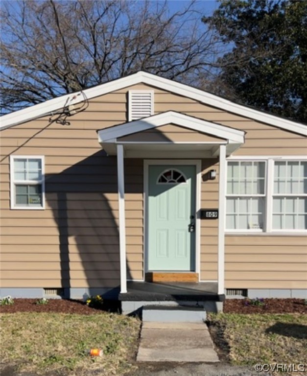 809 St James Street Petersburg, VA 23803 - Photo 2 of 9 a front view of a house