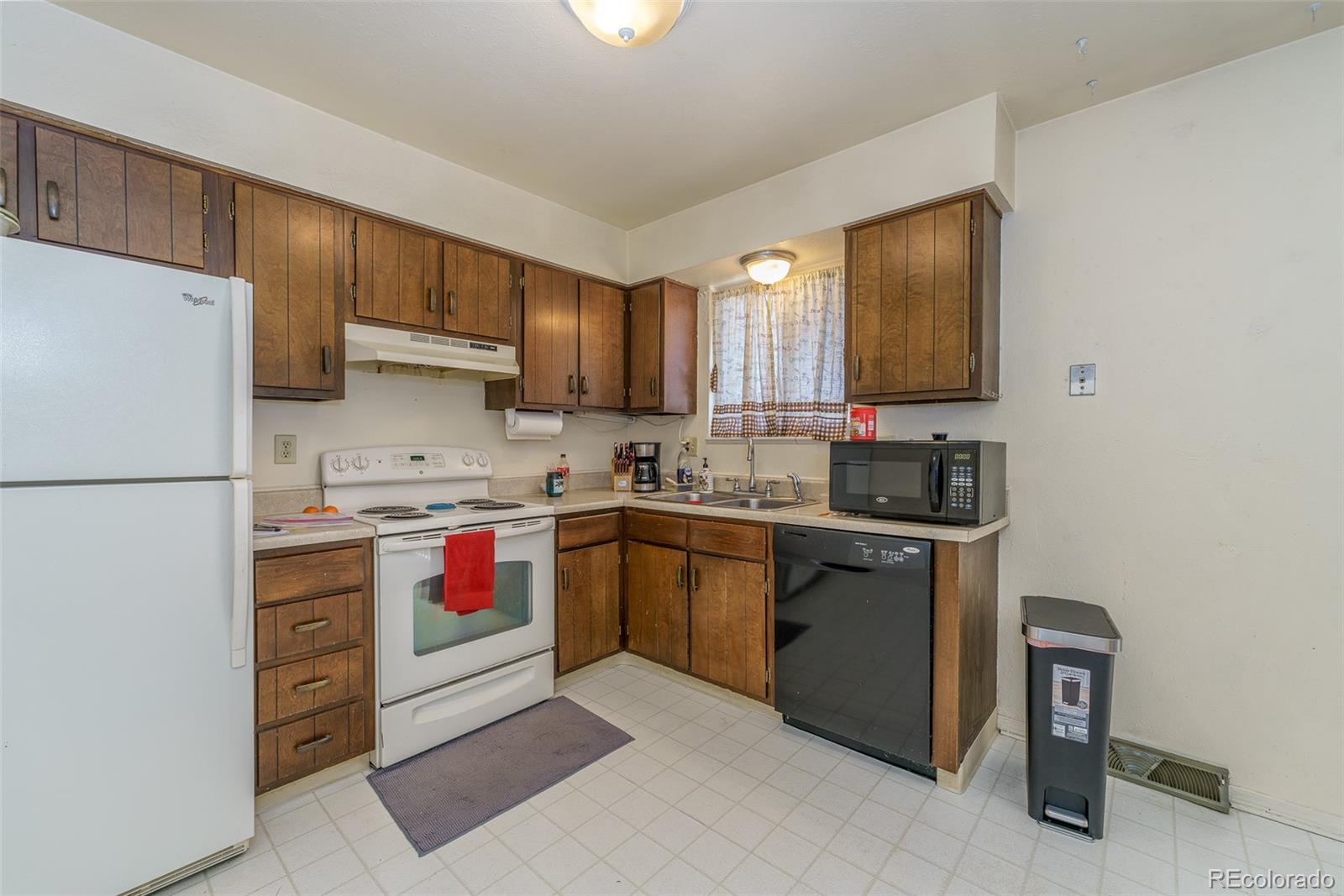 4694 Simms Street Wheat Ridge, CO 80033 - Photo 9 of 24 Gallery Image 9
