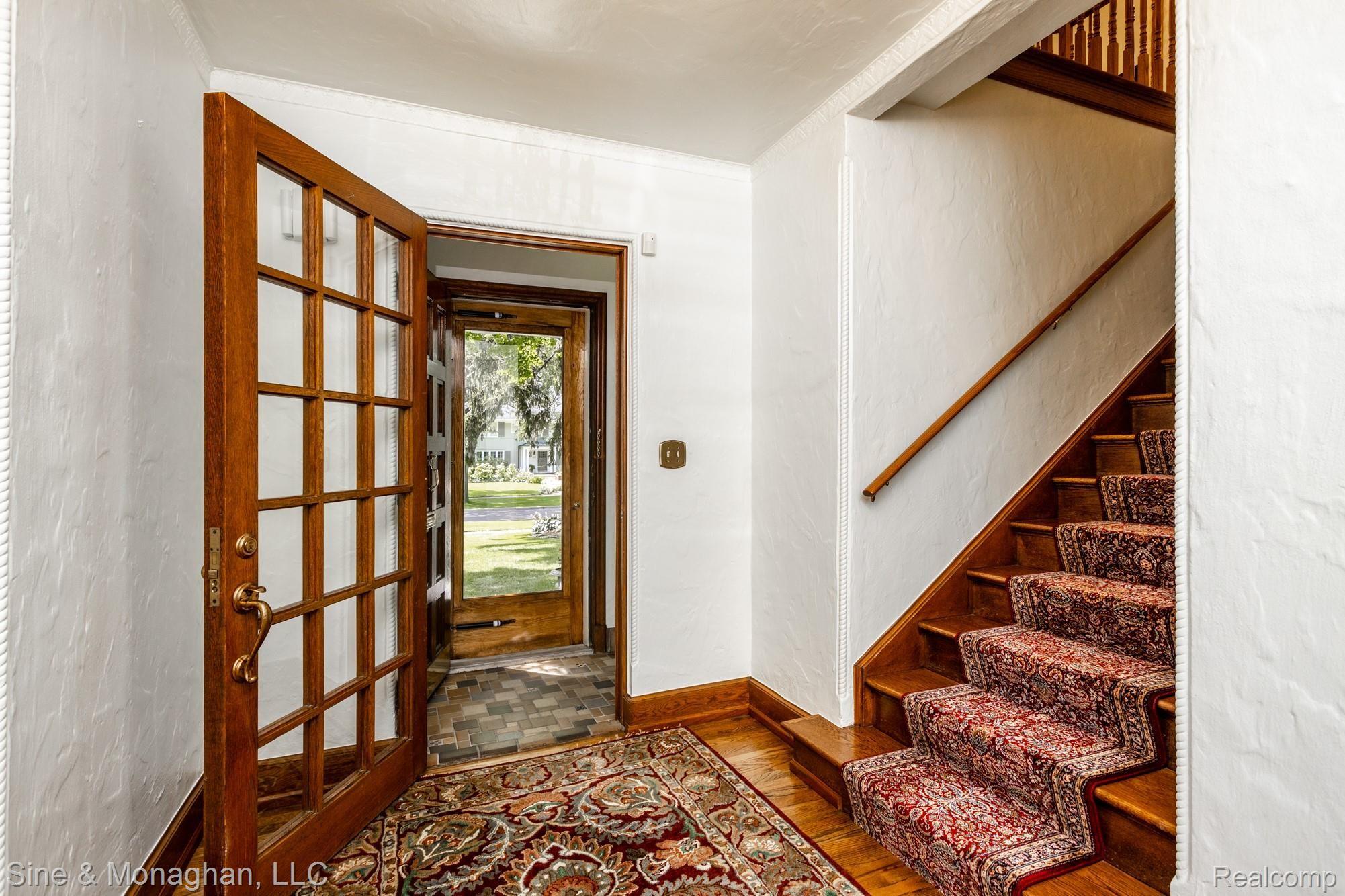 474 Washington Road Grosse Pointe, MI 48230 - Photo 4 of 73 474 Washington S024.jpg