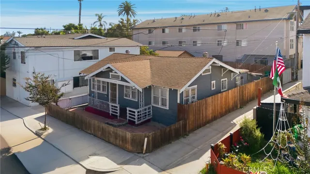 $599,999 | 1724 East 10th Street, Long Beach, CA 90813