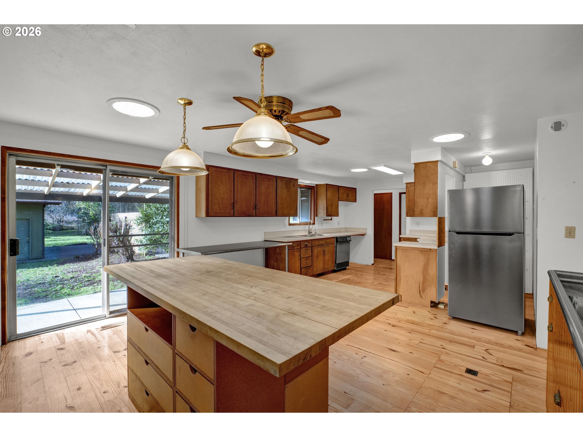 27366 4th Street Junction City, OR 97448 - Photo 25 of 48 Kitchen