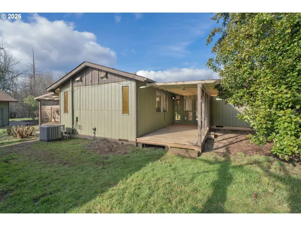 $550,000 | 27366 4th Street, Junction City, OR 97448