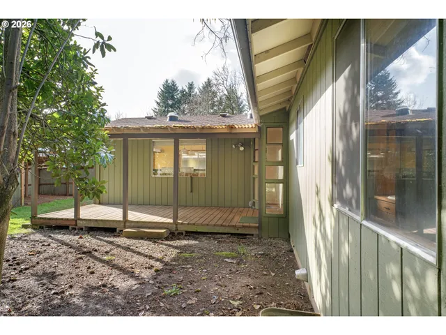 $595,000 | 27366 4th Street, Junction City, OR 97448