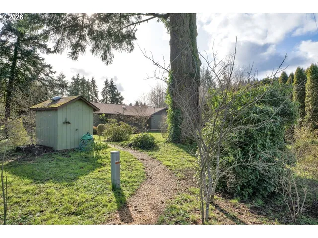 $595,000 | 27366 4th Street, Junction City, OR 97448